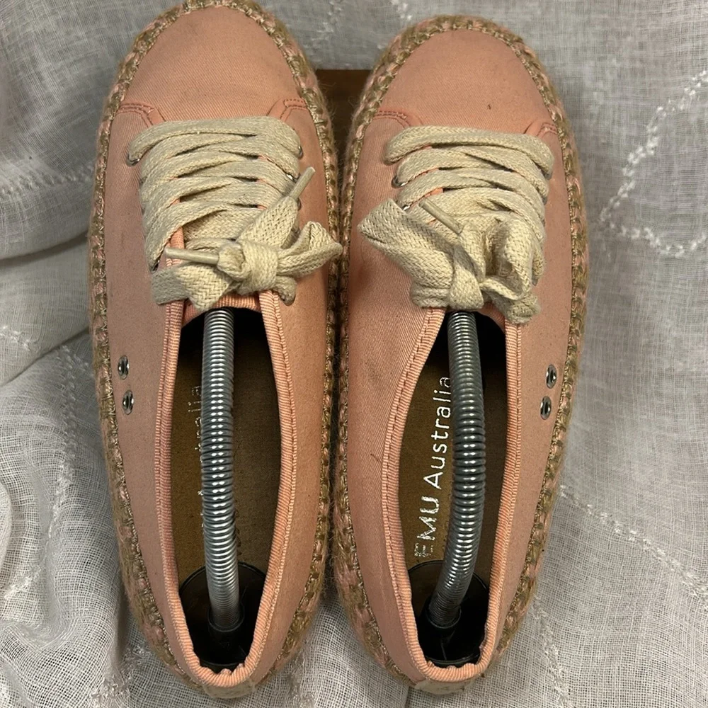 NWOT EMU espadrille leather flats